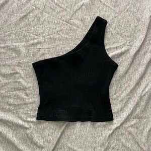 black one shoulder crop top
